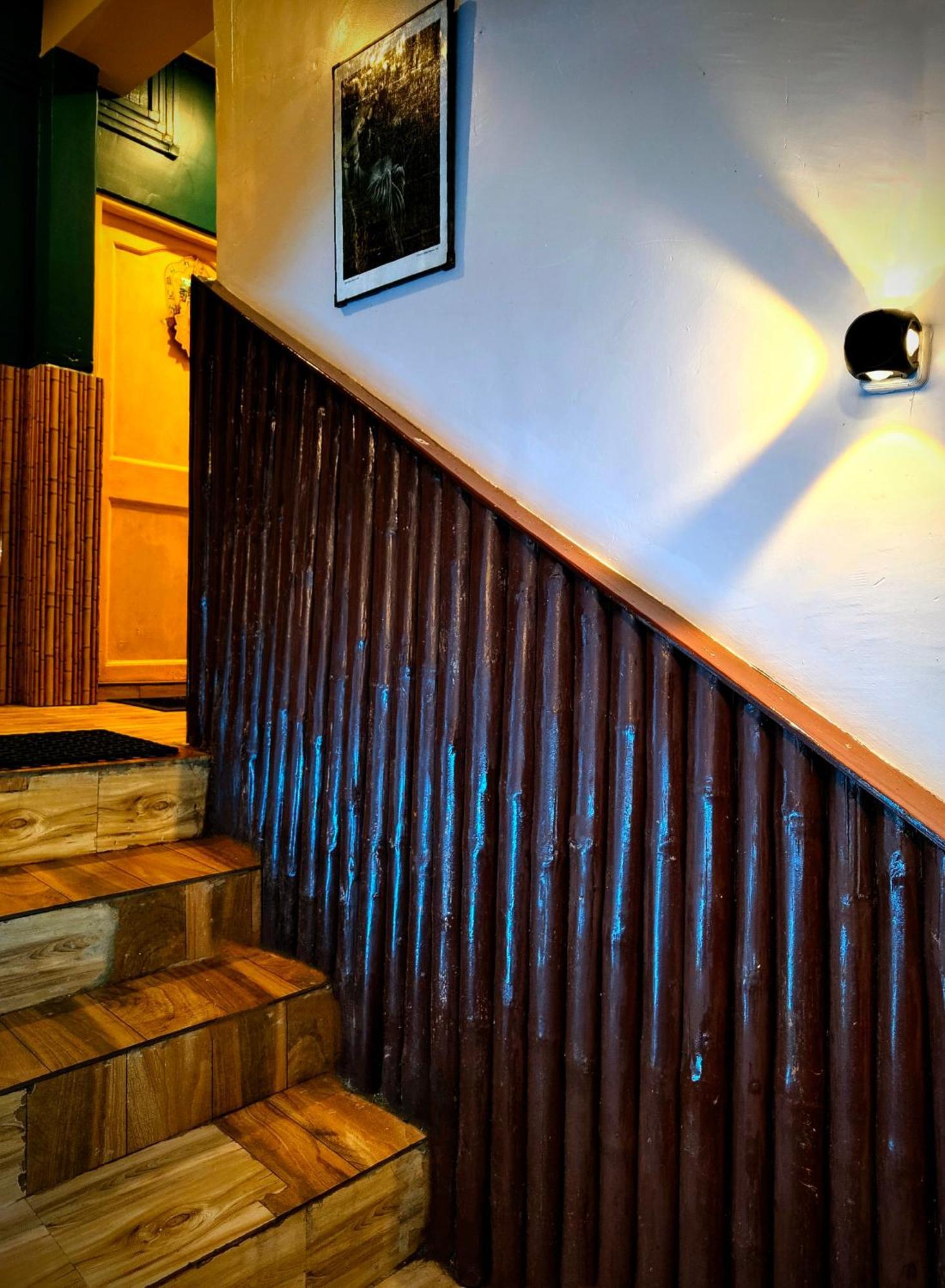Hidden Monkey Backpackers Darjeeling, Batasia ダージリン エクステリア 写真