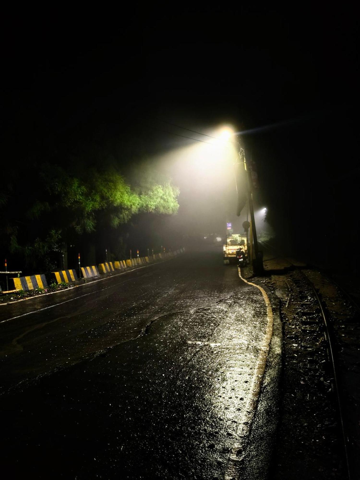 Hidden Monkey Backpackers Darjeeling, Batasia ダージリン エクステリア 写真