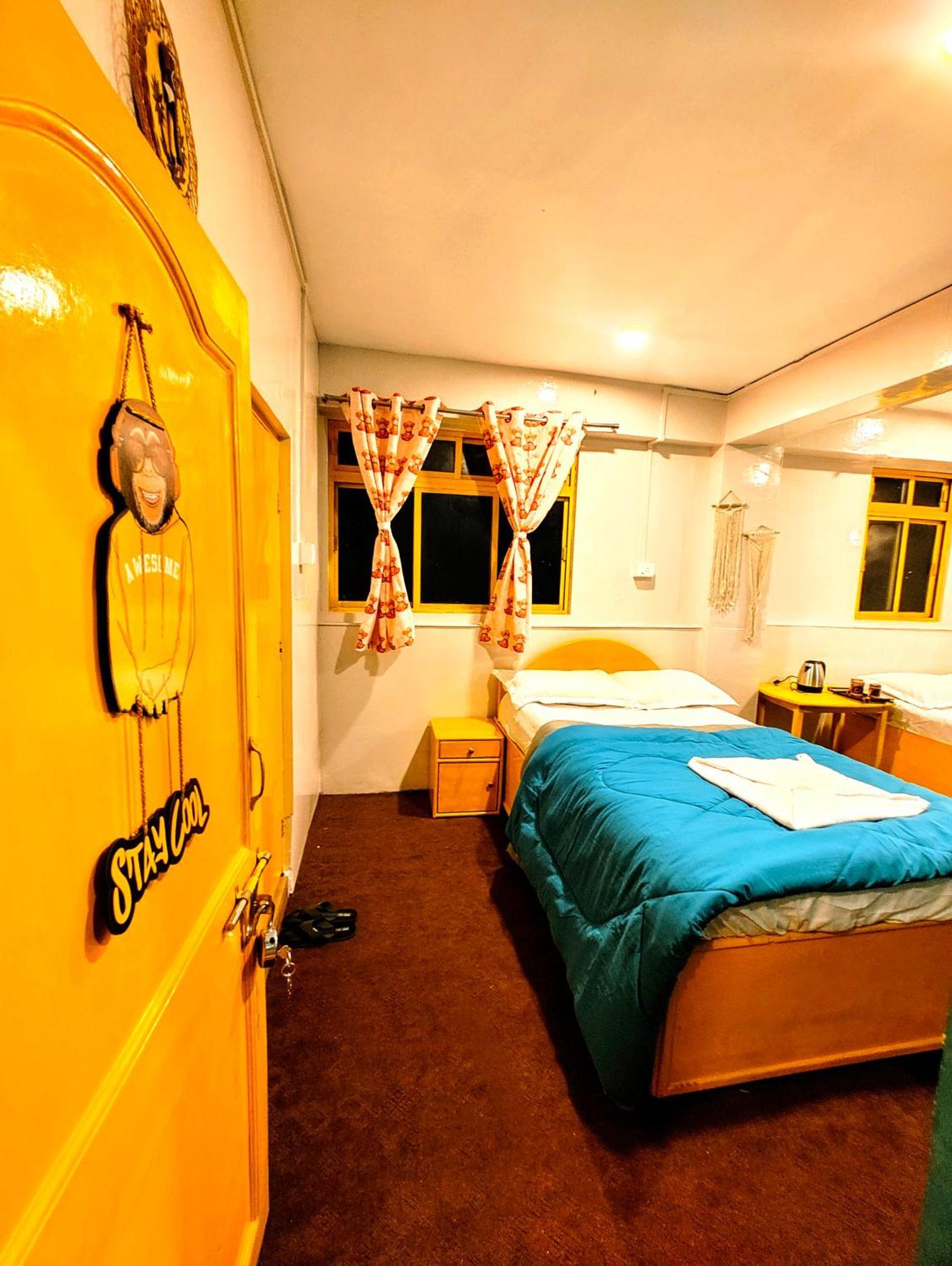 Hidden Monkey Backpackers Darjeeling, Batasia ダージリン エクステリア 写真