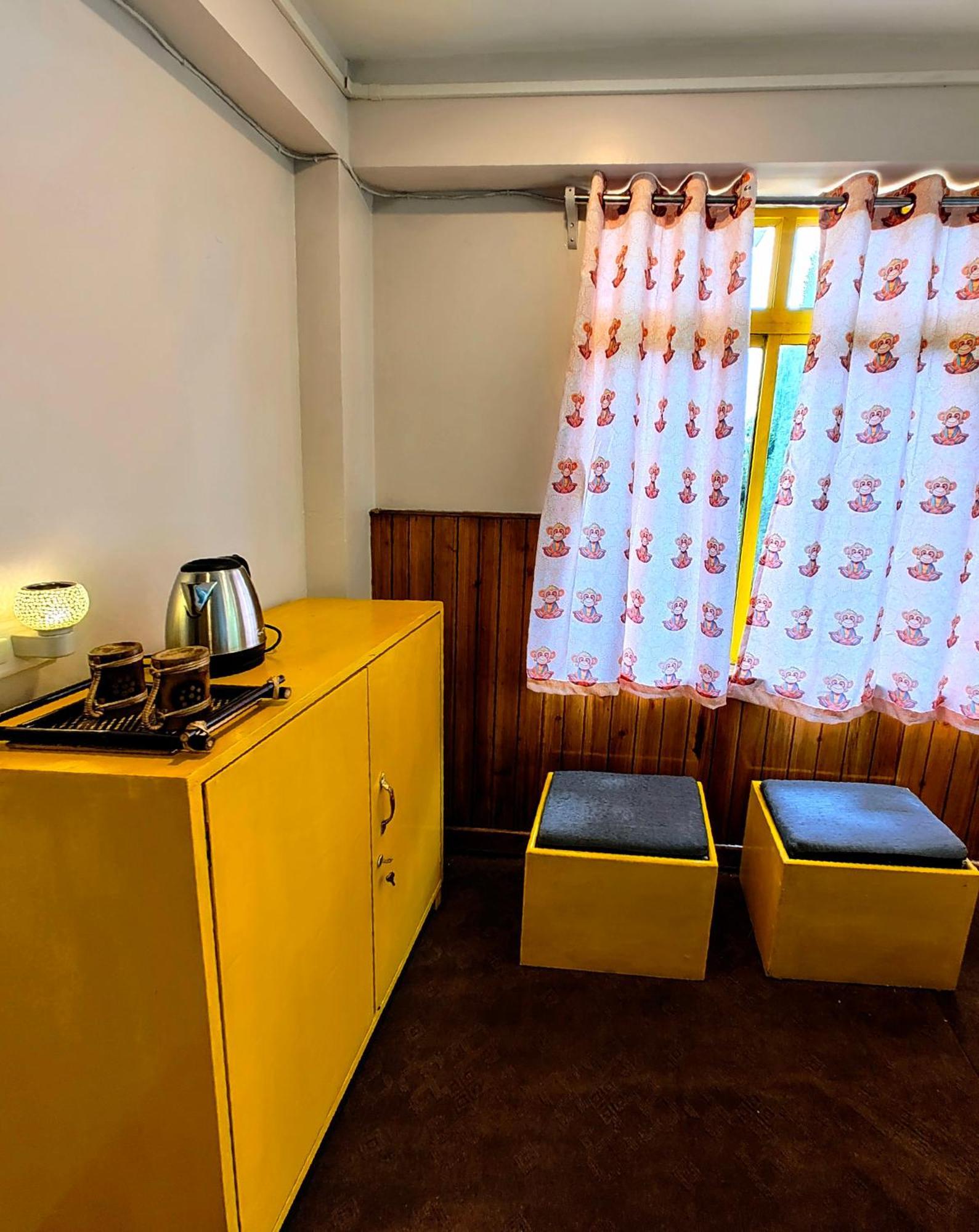 Hidden Monkey Backpackers Darjeeling, Batasia ダージリン エクステリア 写真
