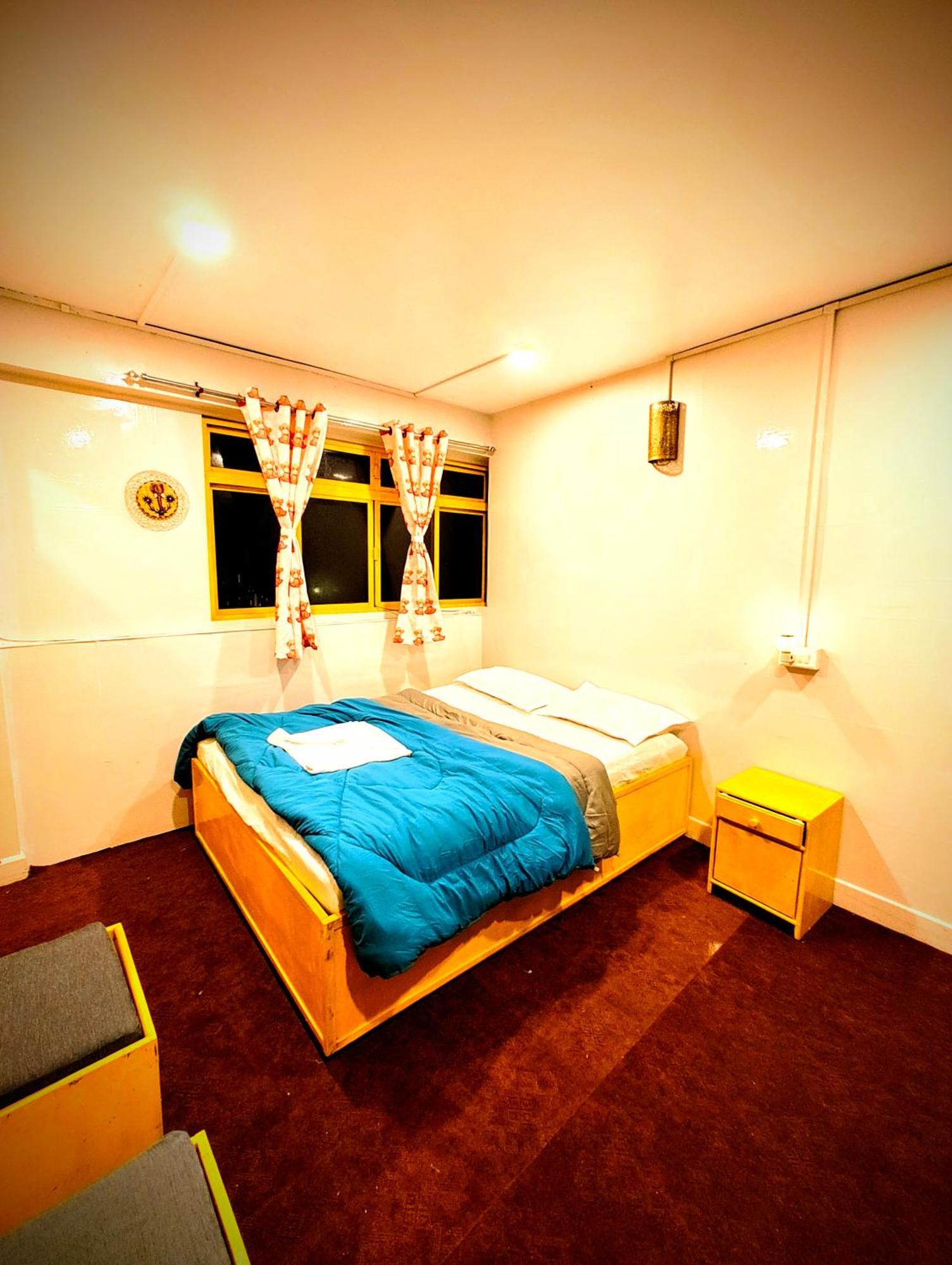 Hidden Monkey Backpackers Darjeeling, Batasia ダージリン エクステリア 写真