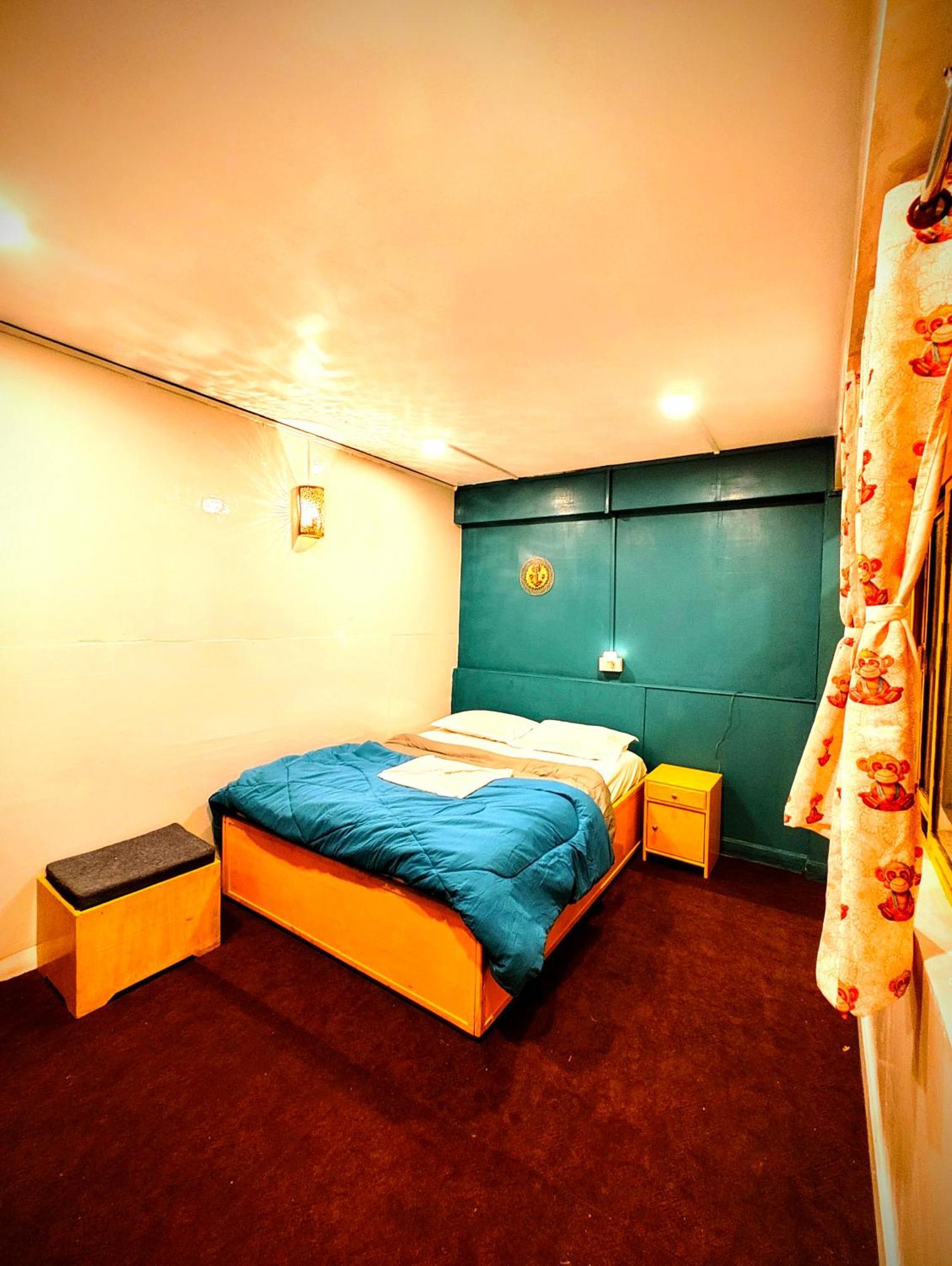 Hidden Monkey Backpackers Darjeeling, Batasia ダージリン エクステリア 写真